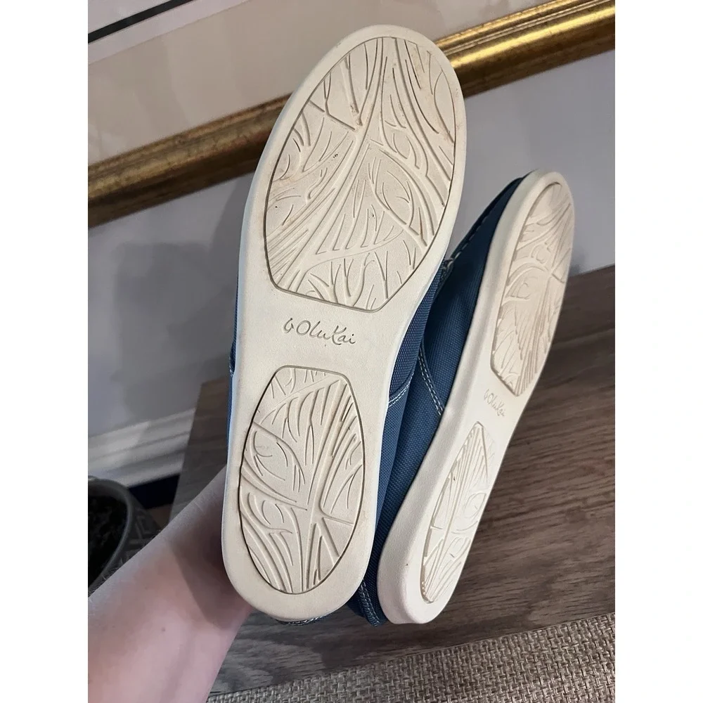 OluKai Women's 9 Heleuma Boat Shoes White Laces Blue Canvas W1